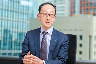 金子 忠裕 氏