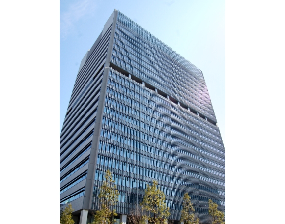 (写真)日本総合研究所本社が入居するビルの外観