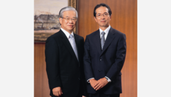 Masayuki Oku (left), Chairman of the Board of SMFG and President of SMBC and Teisuke Kitayama (right) and President of SMFG and Chairman of the Board of SMBC 