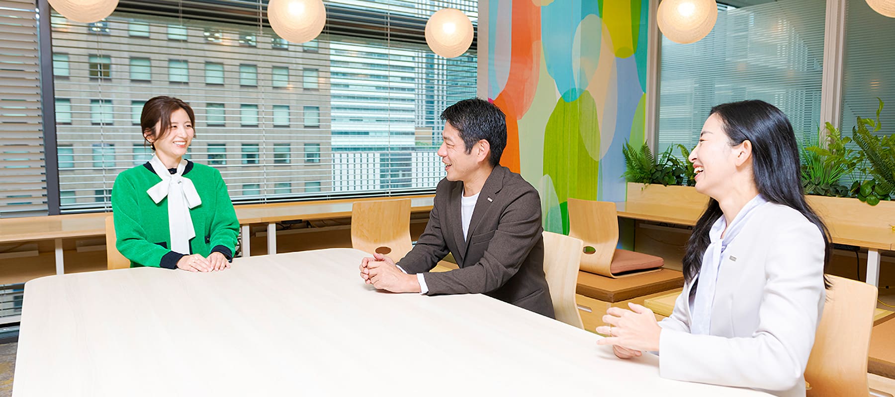 左より宇賀なつみ氏、倉田洋紀氏、大沢真穂氏