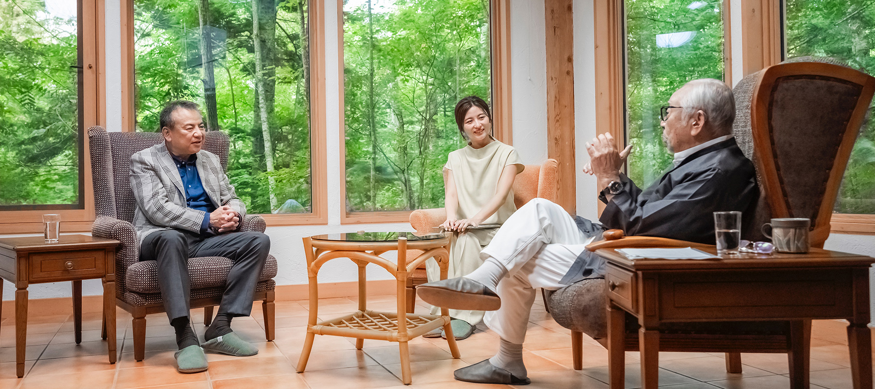 左より中島達氏、宇賀なつみ氏、倉本聰氏