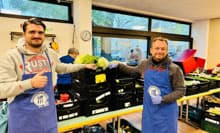 nŐHƂKvƂĂlXɌt[hoNsgTafelh̊ɎQ܂BWe participated in the activities of 'Tafel,' a food bank initiative aimed at providing food to people in need in the area.