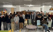 nɋꂵސlX̂߂̉Ƌ̃AbvTCN{eBAɎQ܂BWe took part in a furniture upcycling volunteer activity for people experiencing poverty.