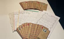 nɋꂵގqǂɌMtgɓY莆쐬܂BWe created letters to accompany gifts for children experiencing poverty.