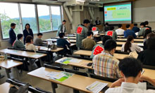 ������w�@�l�L���Z�p�Ȋw��w�l�̎Y�w�����A�g�C�x���g�ɂċ��Z����Z�~�i�[�Ɖ^�c�{�����e�B�A���s���܂����B" width="440