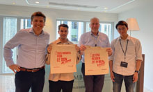 �ԏ\���Ђ֎x�X�S�̂Ō������s���܂����BWe organized a branch-wide blood donation drive for the Red Cross." width="440