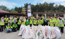 ���n�̉͐�Ő��|���������{���܂����IWe Conducted a River Clean-up in Our Local Area!" width="440