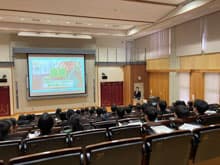 �R�������R�������w�Z�l�ɂāA���Z�o�ϋ���Z�~�i�[���J�Â��܂����B