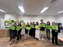 �^�C�̊���n�тɕ�炷�ƒ�����ɁA�x��������z�z���܂����BDistribution of relief supplies to Thai families