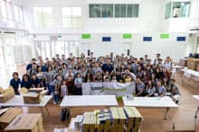 ���q���܂ƂƂ��ɁA�x����K�v�Ƃ��邲�ƒ�����̃P�A�p�b�N���쐬���܂����BShaka-Kachi Care Packs for Families in Need, Together with Our Clients