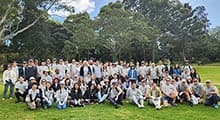 Vhj[̎RYی̂߁A̕ۑSs܂BCaring for our parks and helping to conserve Sydneyfs natural heritage.