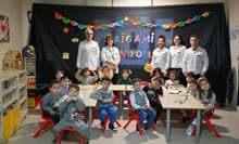 n̗ctɂāA܂莆[NVbvJÂ܂BWe held an origami workshop at a local kindergarten.